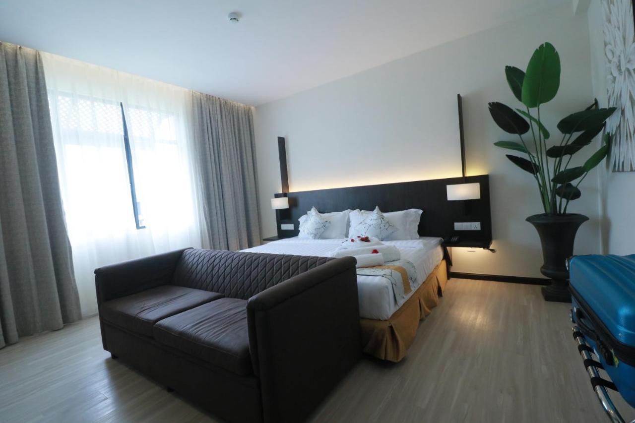 Amamas Boutique Hotel Kuching Exterior photo