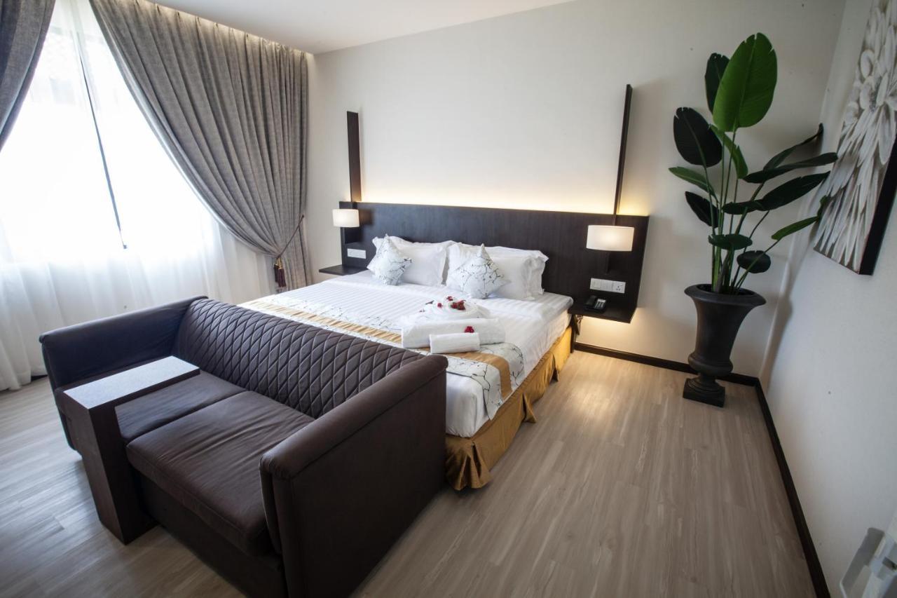 Amamas Boutique Hotel Kuching Exterior photo