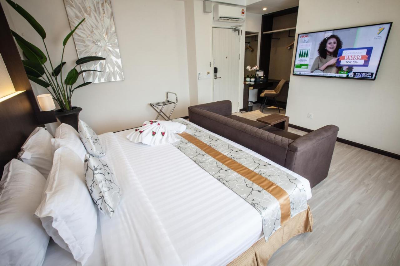Amamas Boutique Hotel Kuching Exterior photo