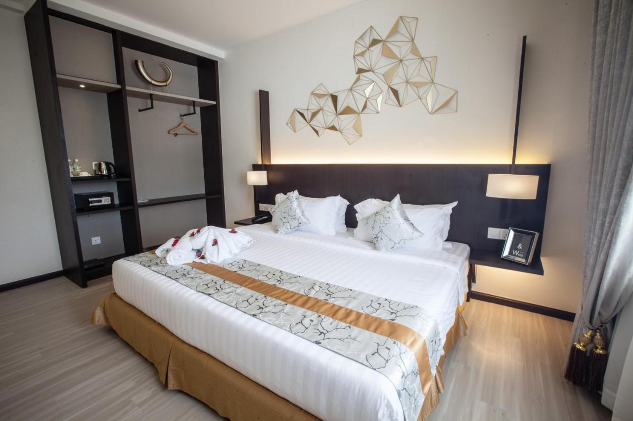 Amamas Boutique Hotel Kuching Exterior photo