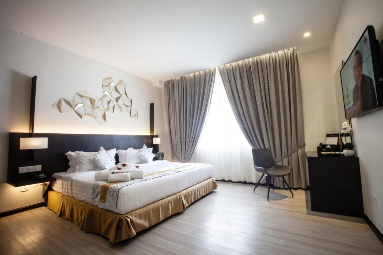 Amamas Boutique Hotel Kuching Exterior photo